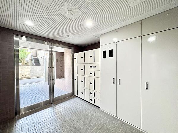 【Entrance hall】エントランスホール