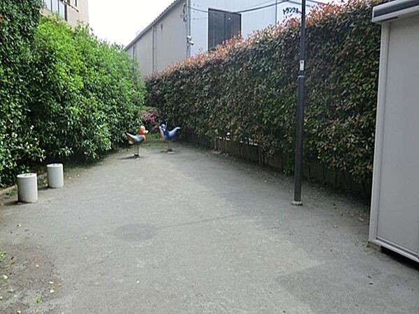 なかの坂公園まで約451m