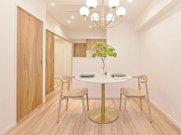 【配置してある家具や小物はCGによるイメージです】 【Livingroom】リビング