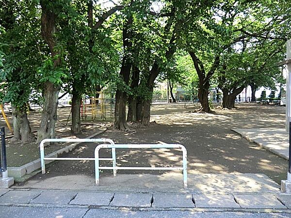 南割公園まで約595m
