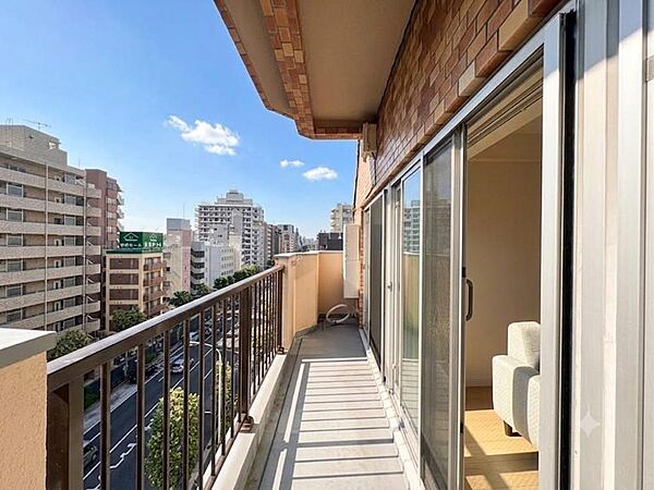 【CG加工により空を晴天にしています】【Balcony】バルコニー
