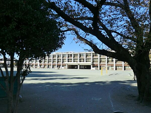練馬区立谷原小学校まで約711m