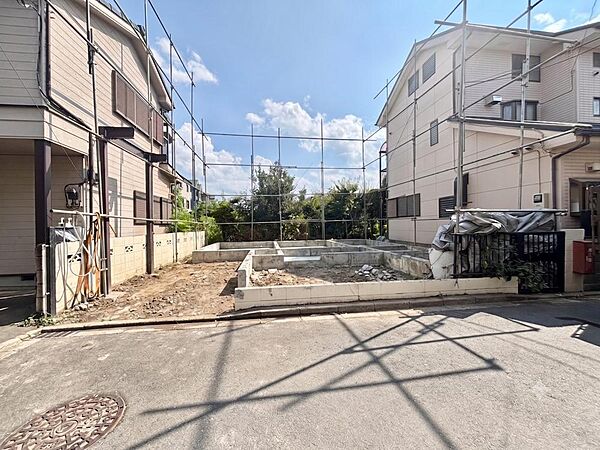 【街に溶け合う美しい景観をCG加工により空を晴天にしています】【Under construction】建設中