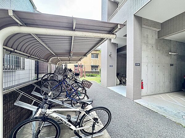 【Bicycle parking area】駐輪場