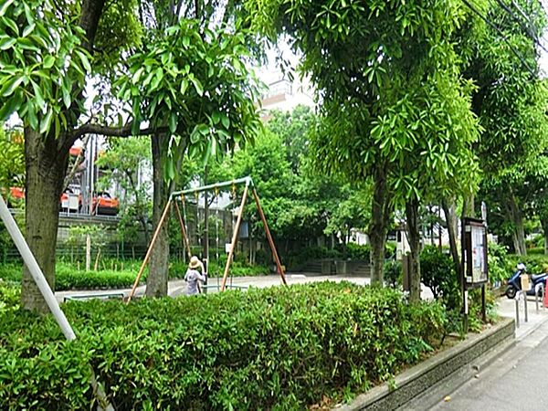 中落合公園まで約336m