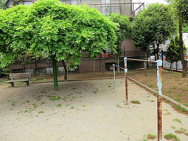旭が丘西児童遊園まで約512m