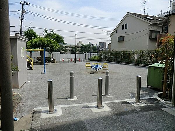 滝野川菊谷児童遊園まで約391m
