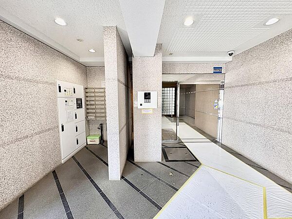 【Entrance hall】エントランスホール