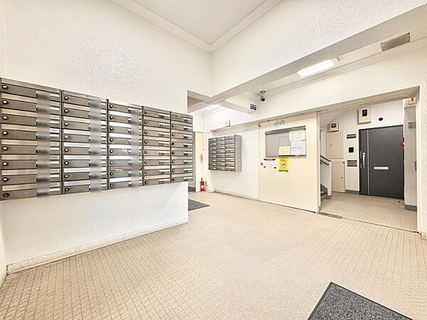 【Entrance hall】エントランスホール