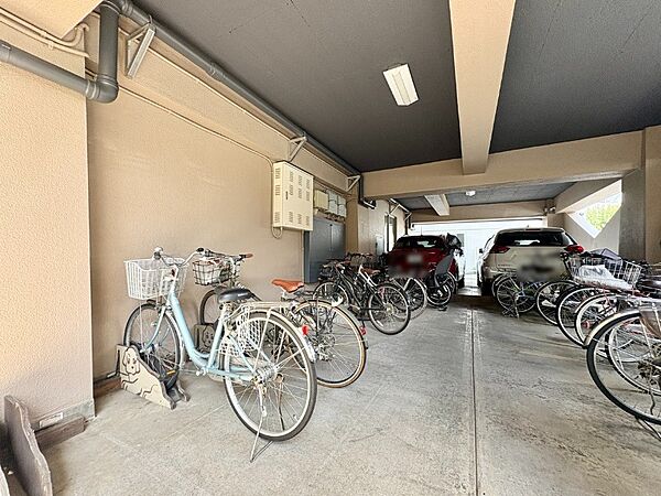 【Bicycle parking area】駐輪場
