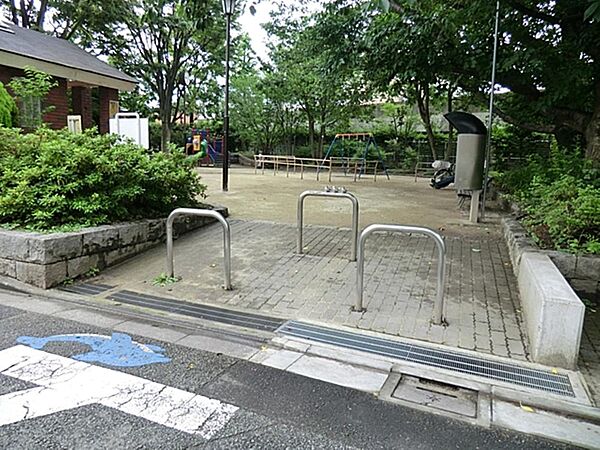 天沼地蔵前公園まで約294m