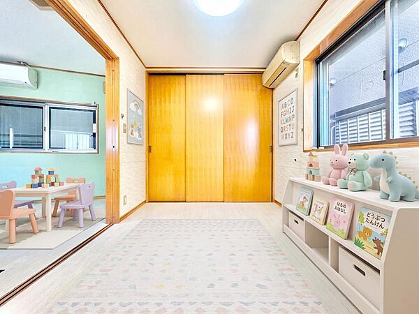 【配置してある家具や小物はCGによるイメージです】【Bedroom】居室