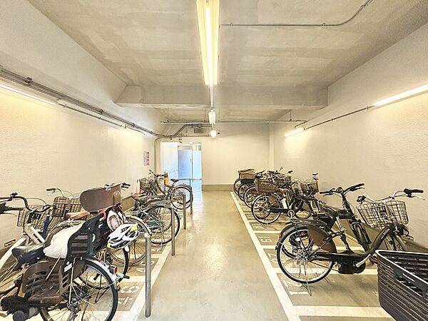 【Bicycle parking area】駐輪場