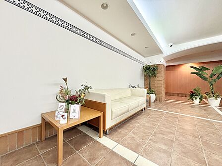 【Entrance hall】エントランスホール
