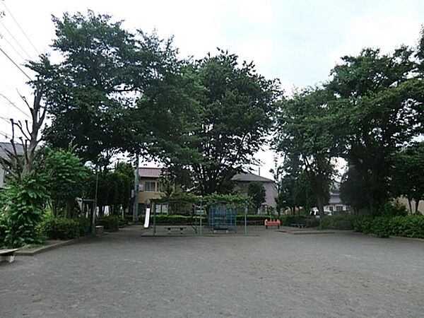 芝久保第一公園まで約802m