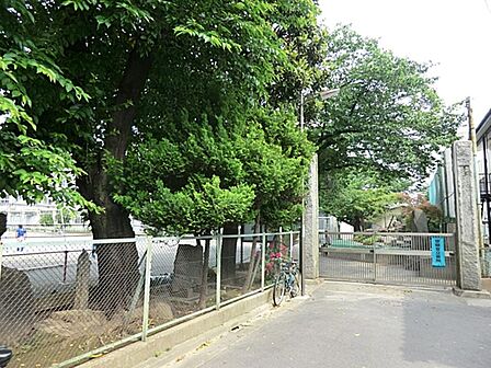 練馬区立練馬小学校まで約339m