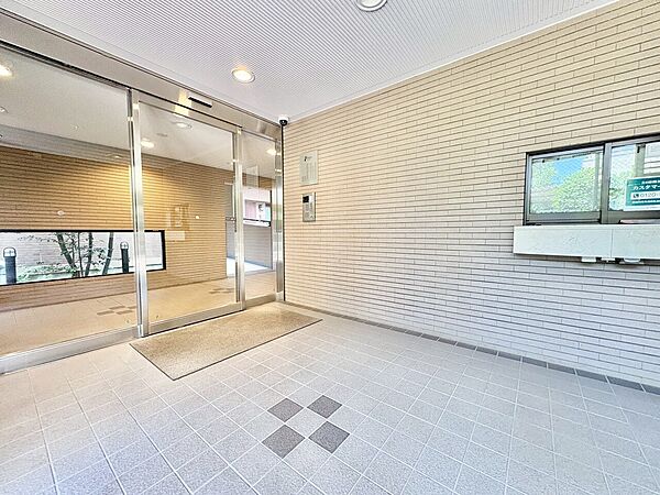 【Entrance hall】エントランスホール