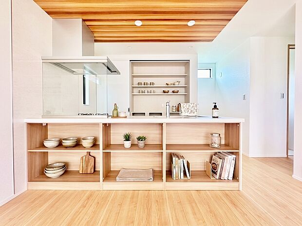 【配置してある家具や小物はCGによるイメージです】 【Livingroom】リビング