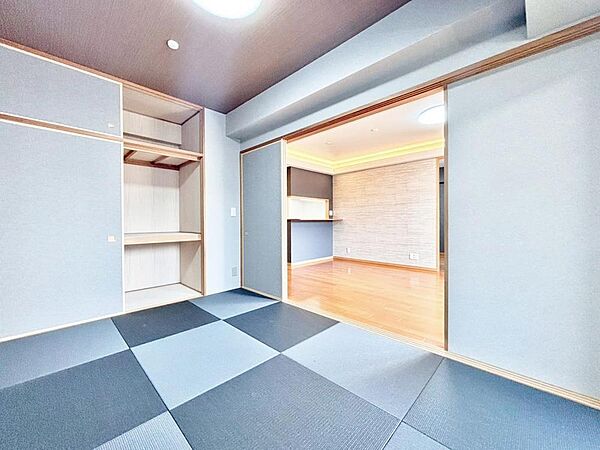 【Japanese-style room】和室