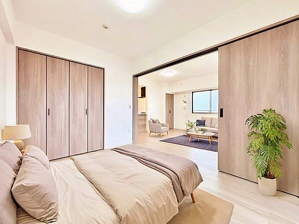 【配置してある家具や小物はCGによるイメージです】 【Bedroom】居室