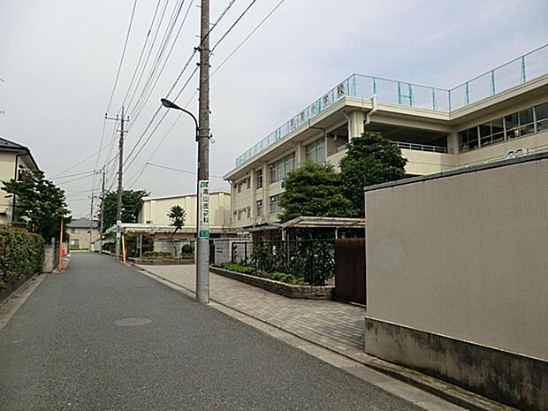 練馬区立早宮小学校まで約876m