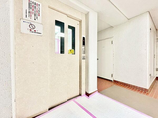 【Entrance hall】エントランスホール