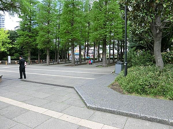 東池袋中央公園まで約663m