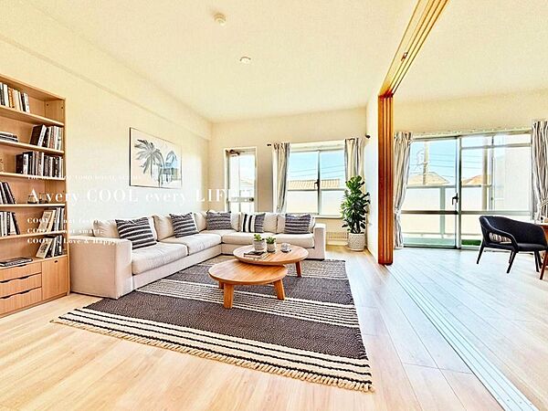 【配置してある家具や小物はCGによるイメージです。】【Livingroom】リビングルーム
