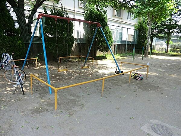 巣鴨一丁目児童遊園まで約193m