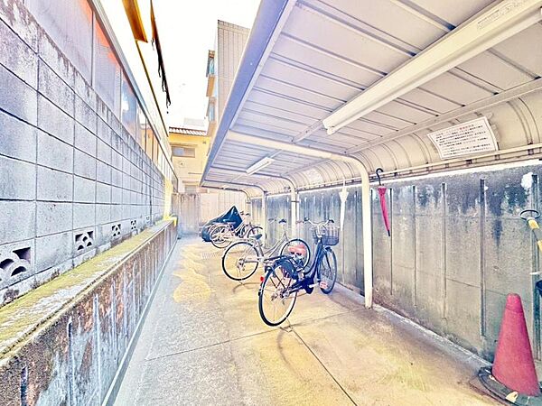 【Bicycle parking area】駐輪場