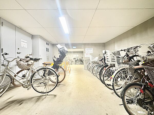 【Bicycle parking area】駐輪場