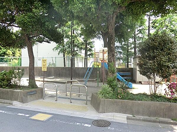 くすの木公園まで約375m