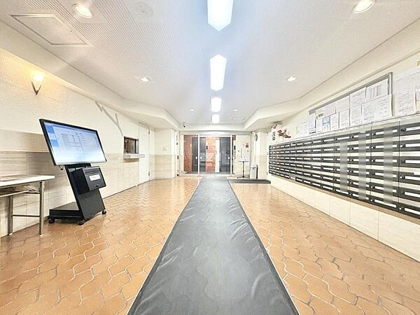 【Entrance hall】エントランスホール