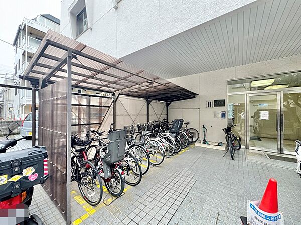 【Bicycle　Parking　area】駐輪場