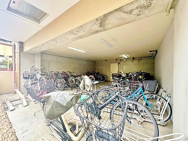 【Bicycle parking area】駐輪場