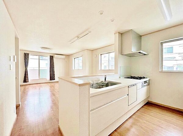 「画像処理技術で家具を消し、空室を再現しています。」【Kitchen】キッチン