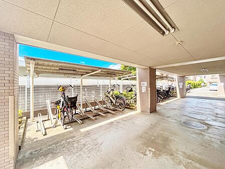 【Bicycle parking area】駐輪場