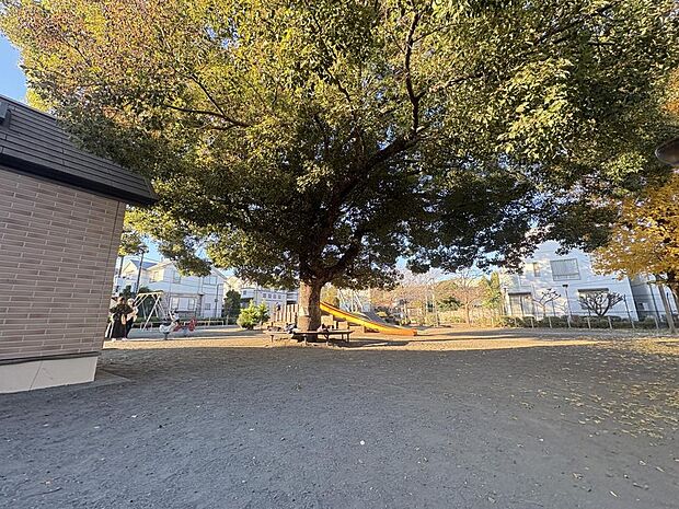 中仙川児童公園まで約402m