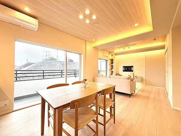 【配置してある家具や小物はCGによるイメージです】【Livingroom】リビング