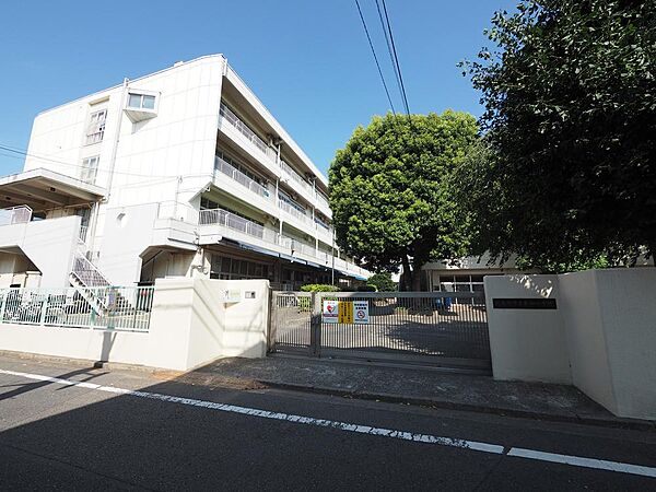 武蔵野市立第四小学校まで約800m