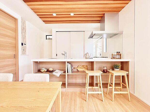 【配置してある家具や小物はCGによるイメージです】 【Livingroom】リビング