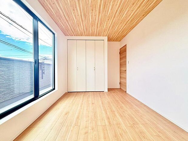 【配置してある家具や小物はCGによるイメージです】 【Bedroom】居室