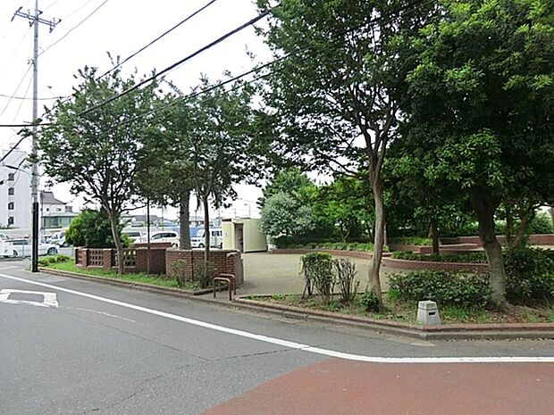 やしのみ公園まで約700m