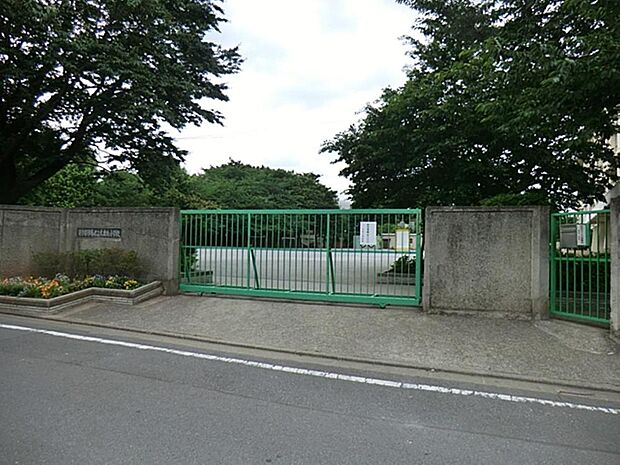 練馬区立大泉北小学校まで約458m