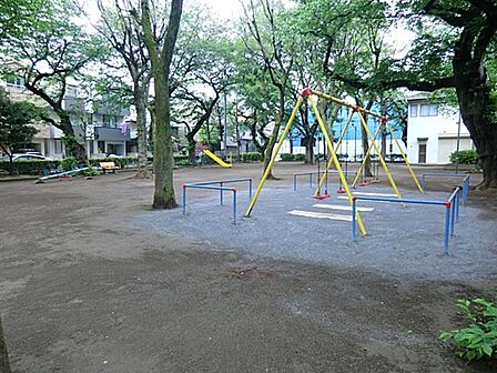 緑ヶ丘第一公園まで約421m