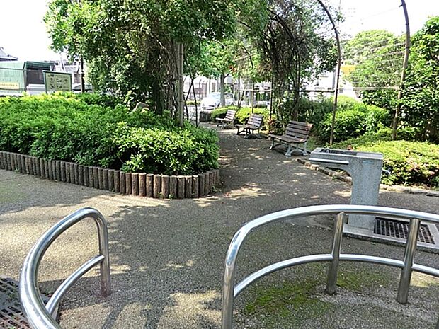 早宮さつき公園まで約439m
