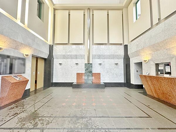 【Entrance hall】エントランスホール