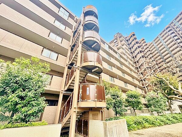 「AI加工により、空を晴天にしております」【Exterior】外観