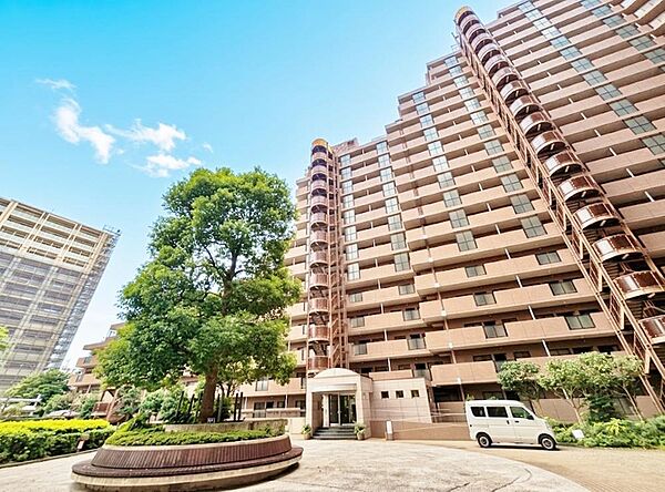 「AI加工により、空を晴天にしております」【Exterior】外観