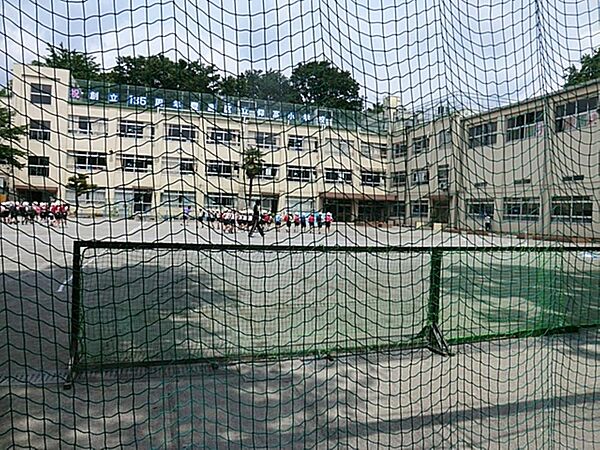 豊島区立仰高小学校まで約880m